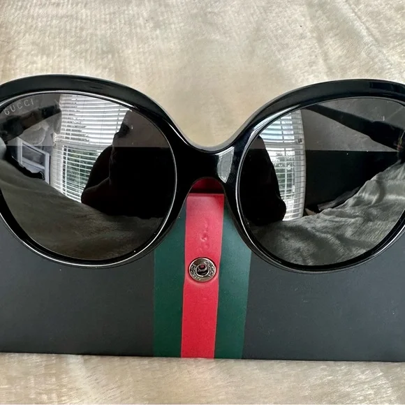 Gucci | Accessories | Authentic Gucci Womens Black  display picture 3